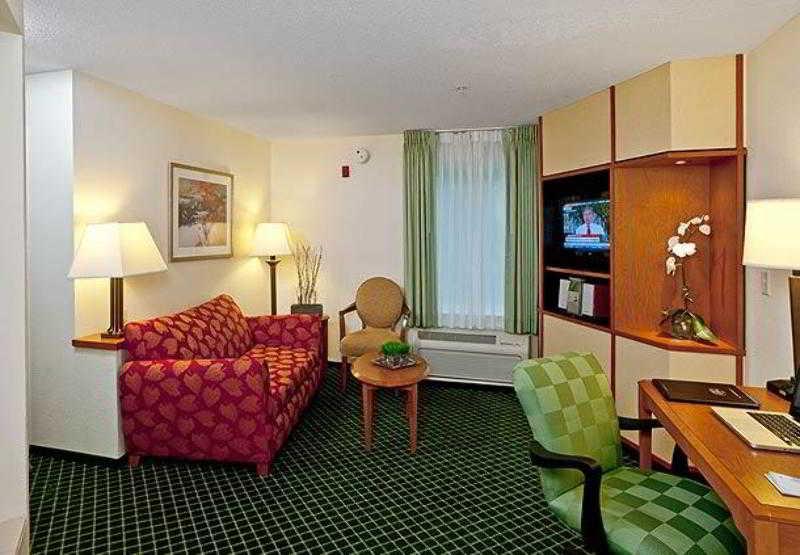 Fairfield Inn & Suites By Marriott Brunswick Freeport Pokoj fotografie