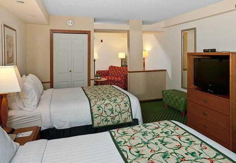 Fairfield Inn & Suites By Marriott Brunswick Freeport Pokoj fotografie